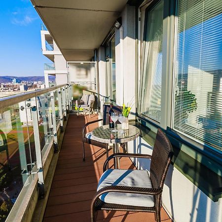 Sunny Apartment With Amazing Terrace On The 13Th Floor Near City Center Братислава Екстер'єр фото