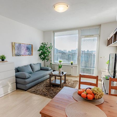 Sunny Apartment With Amazing Terrace On The 13Th Floor Near City Center Братислава Екстер'єр фото