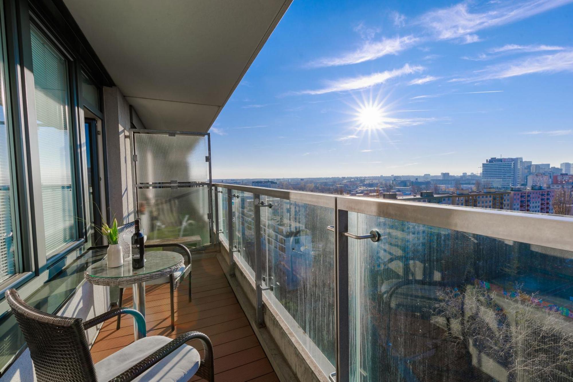 Sunny Apartment With Amazing Terrace On The 13Th Floor Near City Center Братислава Екстер'єр фото