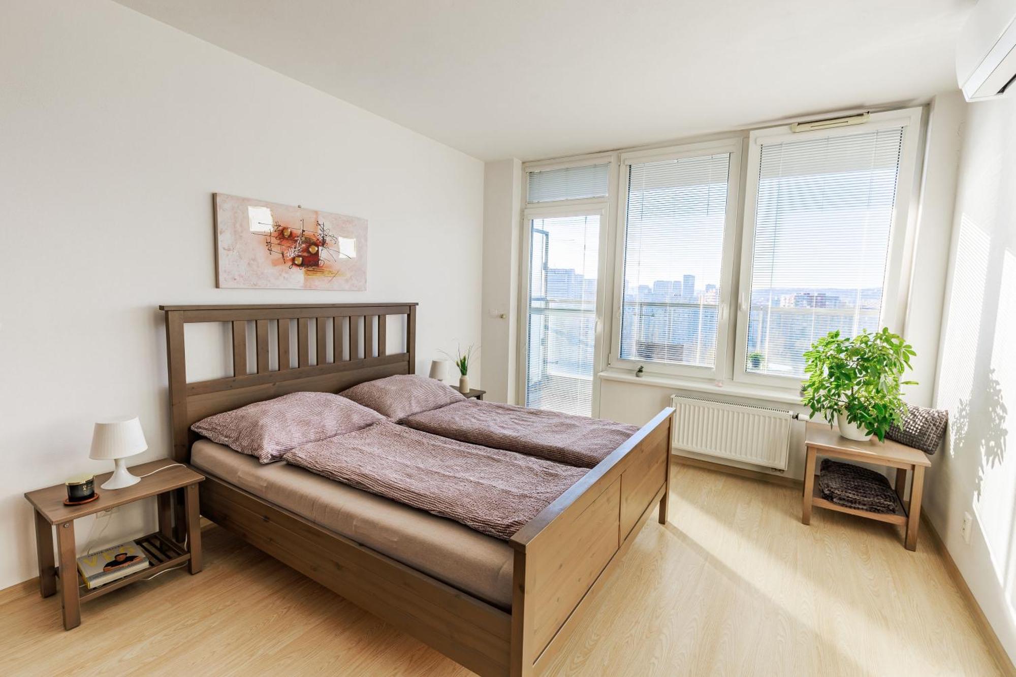 Sunny Apartment With Amazing Terrace On The 13Th Floor Near City Center Братислава Екстер'єр фото